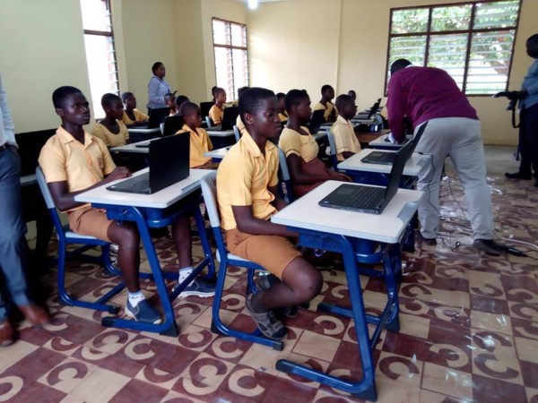 Microsoft donates laptops, mathematical sets, projector, printer and more to Ghanaian school where teacher drew Ms Word