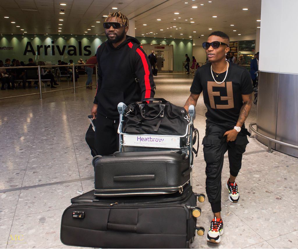 Tiwa Savage and Wizkid twin with N248k Fendi Tee shirt.