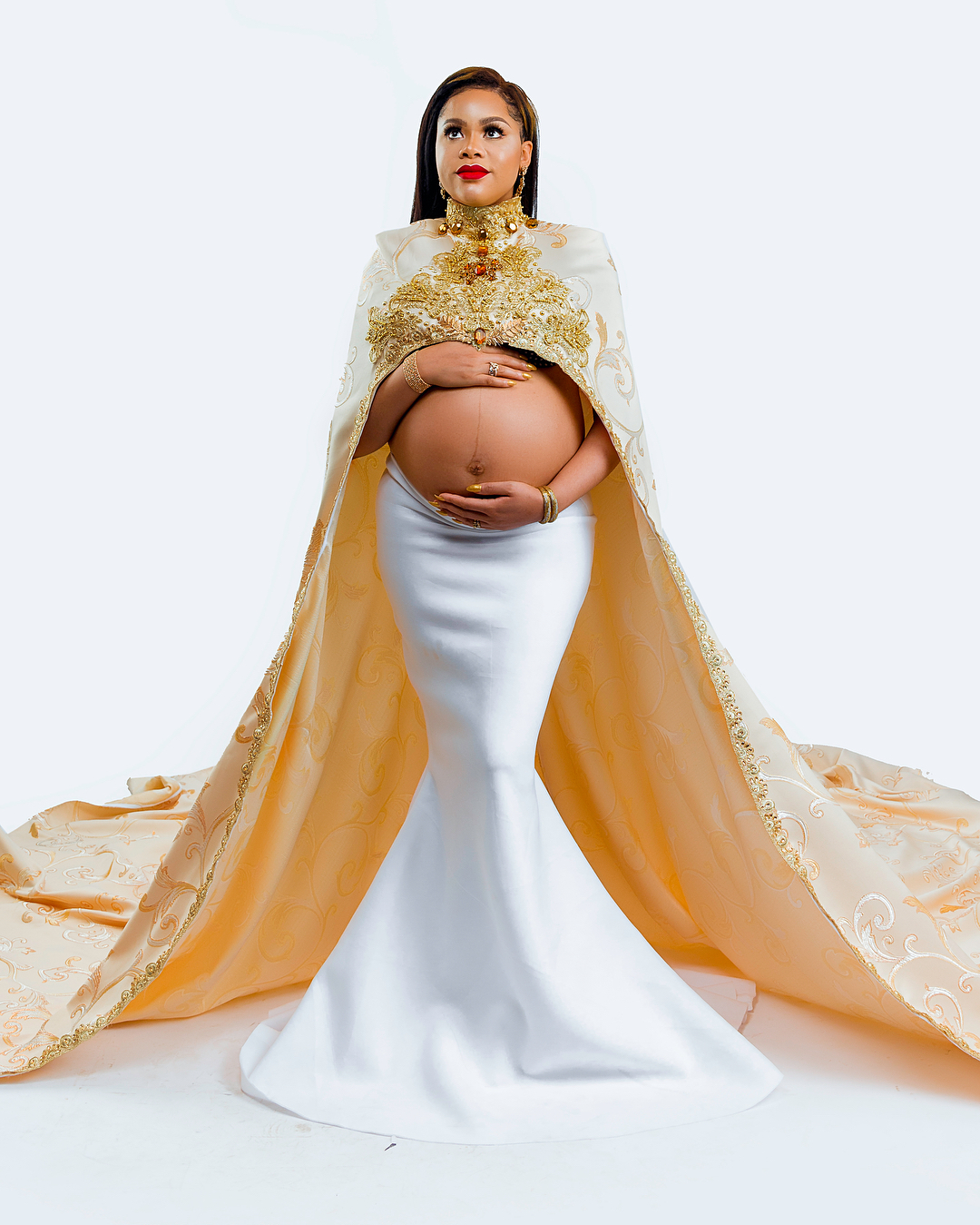 Fani Kayode and wife expecting triplets, Peep her stunning maternity photos