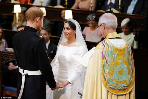 #RoyalWedding: Prince Harry and Meghan Markle are officially married.