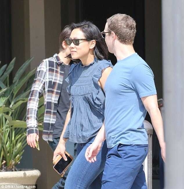 Billionaire Mark Zuckerberg And Wife Pictured On The Street Of California (Photos)