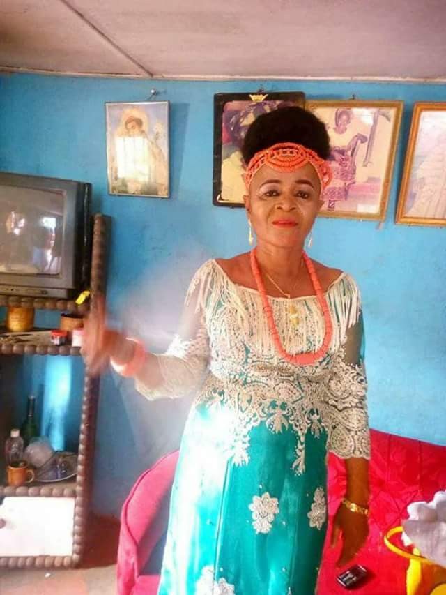 'Delay is not denial' - Nigerian lady says as she shares wedding photos of her older aunt.