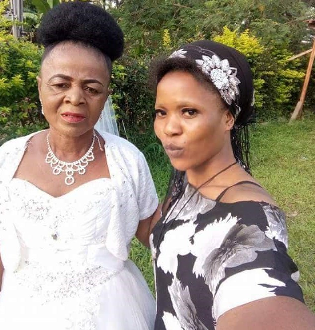 'Delay is not denial' - Nigerian lady says as she shares wedding photos of her older aunt.