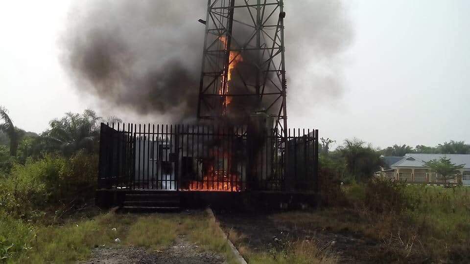 MTN mast burnt in Ibadan, Abuja (video)