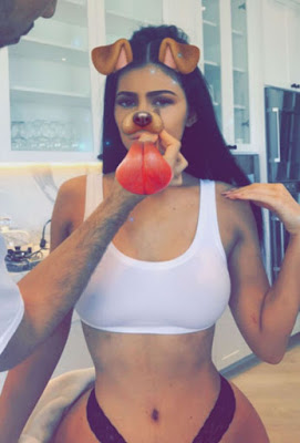 Kylie Jenner Flaunts Waist & Hourglass Curves In New Photo