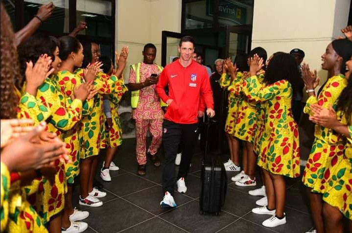 See How Ladies Welcomed Atletico Madrid Players In Uyo (Photos)