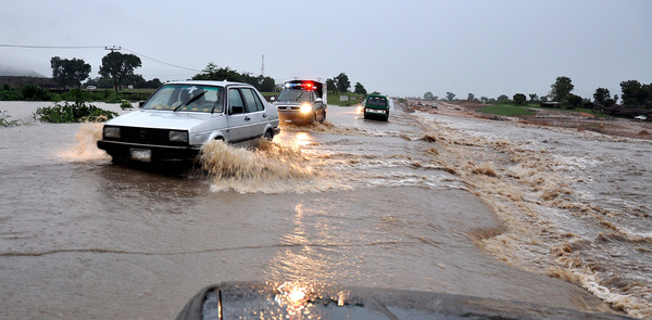 Flooding Leaves Thousands Stranded At Abuja-lokoja Road (Pics)