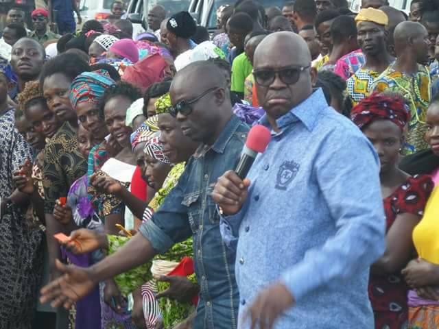 Photos: Fayose Personally Supervises Distribution Of Food Items To Ekiti Residents