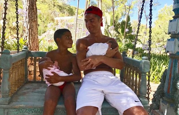 ' I Will Give Identity Of Cristiano Ronaldo 's Son ' s Mother' - Doctor Vows