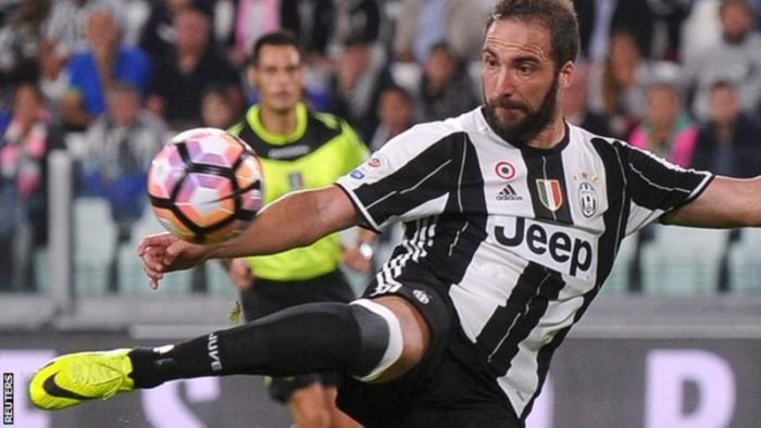 Juventus Reject Chelsea' s €100 Million Bid For Higuain