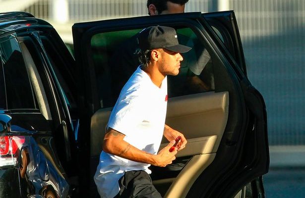 Transfer News !! PSG Star Neymar Eyeing Move To The Premier League