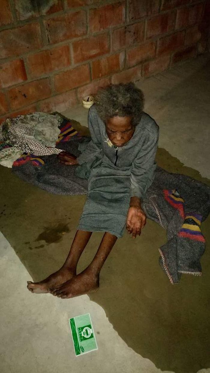 See Oldest Woman At Makurdi IDP Camp Who Is 105 Years With Her 75- Year- Old Daughter ( Photos )