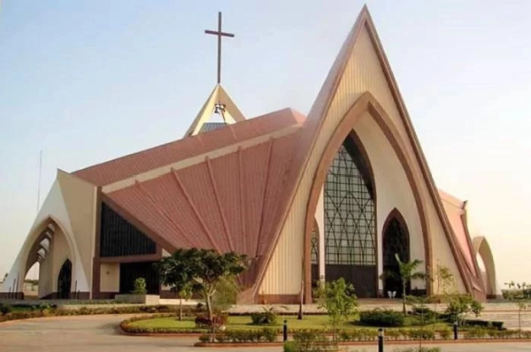 Nigerian Lady Suspended From Choir By Bishop For Marrying A Muslim