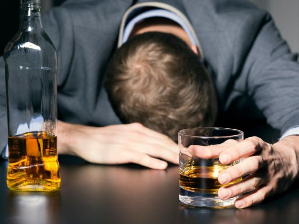 Warning To All Drinkers: What Alcohol Really Does To Your Skin Will Shock You