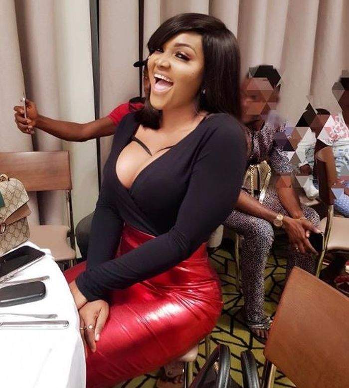 Mercy Aigbe Flaunts Cleavage In Sexy Red & Black Dress (Photos)