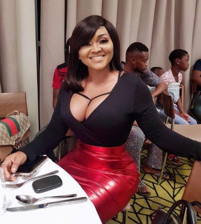 Mercy Aigbe Flaunts Cleavage In Sexy Red & Black Dress (Photos)