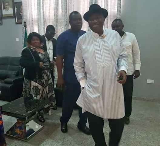 Goodluck Jonathan & His Wife, Patience Spotted At Port Harcourt Airport (Photos)