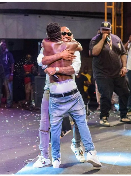 Music Love! See What A Ghanaian Star Did To Davido While He Was On Stage.