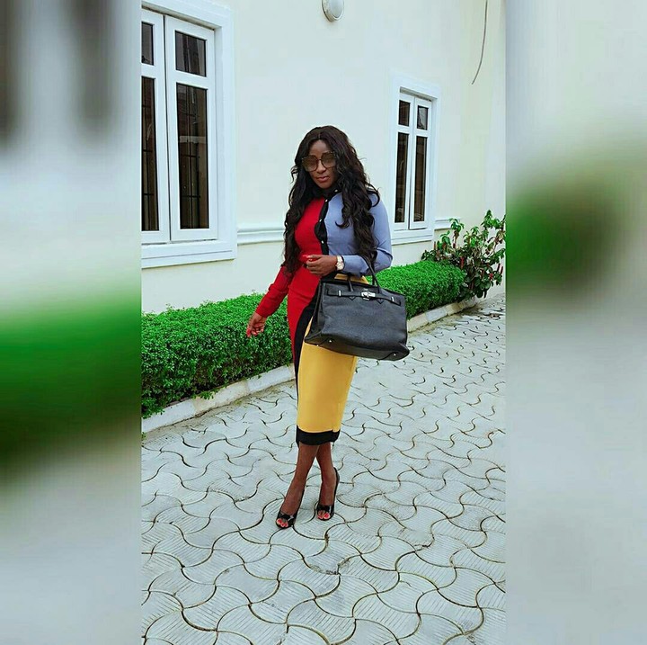 Movie Star , Ini Edo Looks Classy As She Steps Out In Style ( Photos )