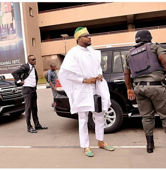 Between E-Money And His Security At Lagos Airport Today (Photos)