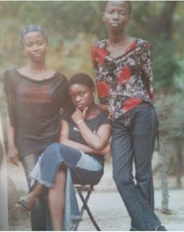 #BBNaija: See Throwback Photo Of Bisola Wearing Long Skirt & Leg Chain; (+Fans Reactions)