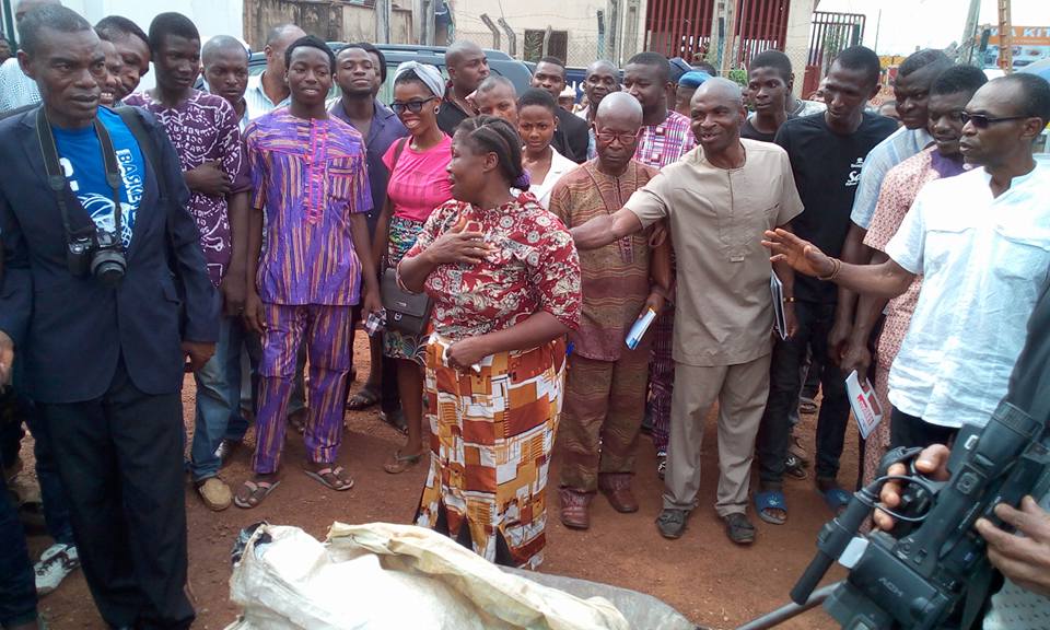 See What Enugu Governor Did For A Petty Trader That Made Her Burst Into Tears