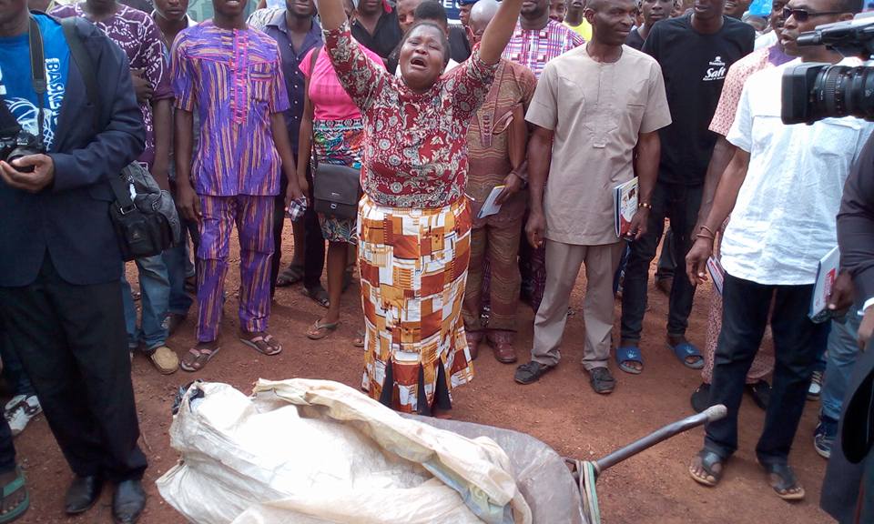 See What Enugu Governor Did For A Petty Trader That Made Her Burst Into Tears