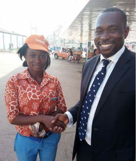 Female Petrol Station Attendant Was Overpaid N5000 By Customer. See What She Did