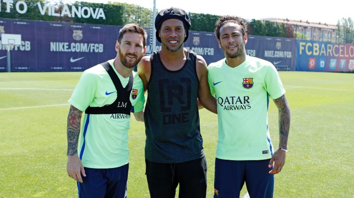 Ronaldinho Spotted With Messi And Neymar At FC Barcelona Training Ground (Photos)