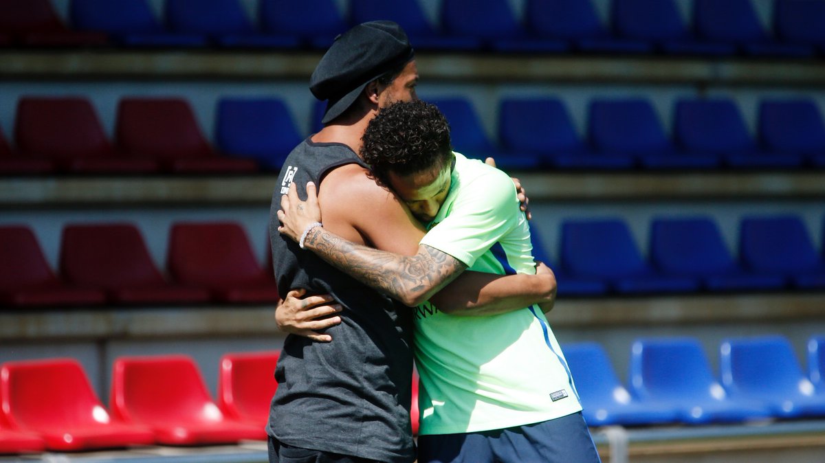 Ronaldinho Spotted With Messi And Neymar At FC Barcelona Training Ground (Photos)