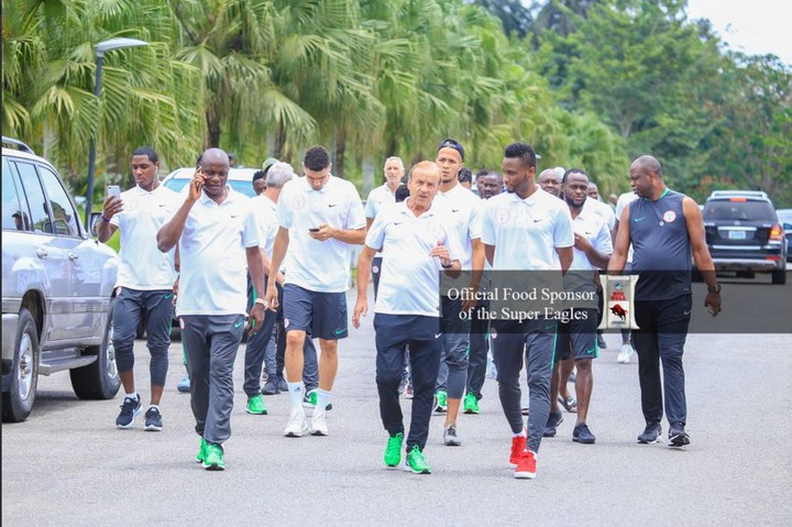 Super Eagles Stroll On The Streets Of Uyo Ahead Of Today's Game (Photos)