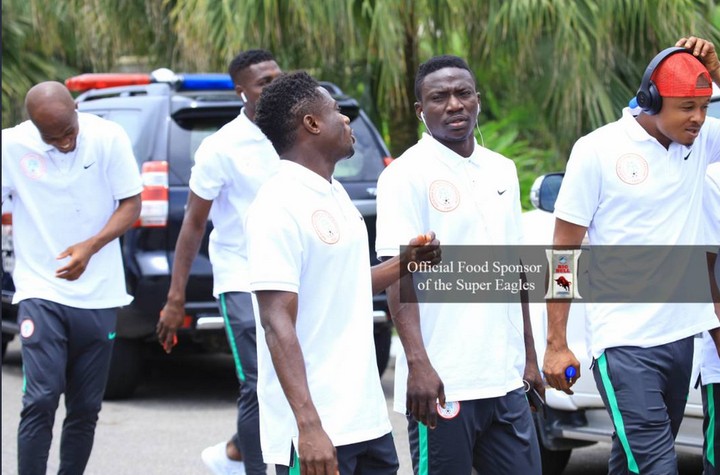 Super Eagles Stroll On The Streets Of Uyo Ahead Of Today's Game (Photos)