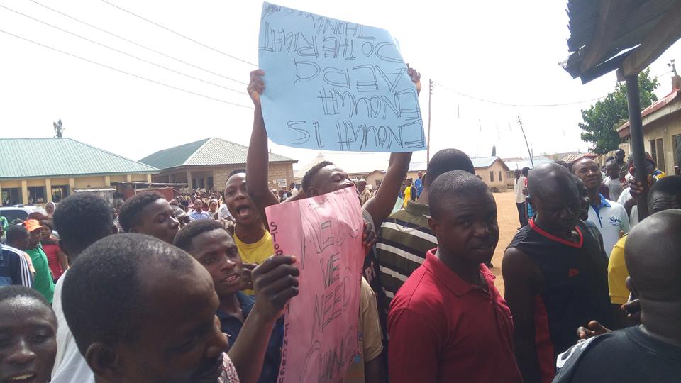 Protest In Abuja Over Electricity Over-Billing (Photos)