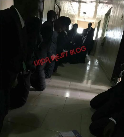 See How 300 Level Law Students Ordered By Lecturer To Kneel Down At Al-Hikmah University