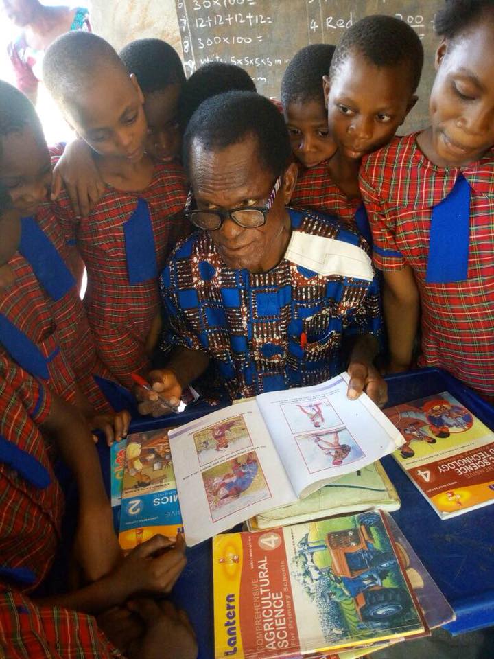 'I Will Stay True To My Calling Till I Die' ; Nigeria's Longest Serving Teacher (Photos)