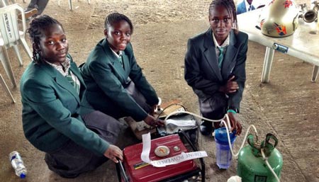 Nigeriian girls invents urine-powered electricity generator