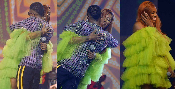 Beautiful Moment Tiwa Savage And Wizkid Hugged For A Long Period On Stage (Photos)