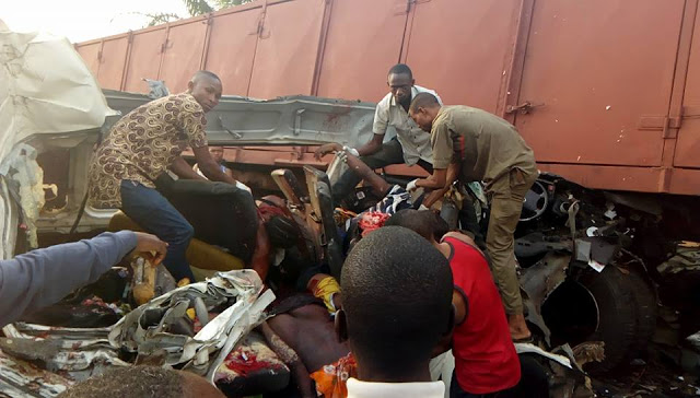 All Passengers Dead After Commercial Bus Hits A Truck Along Lagos-Benin Highway (Graphic Photos)
