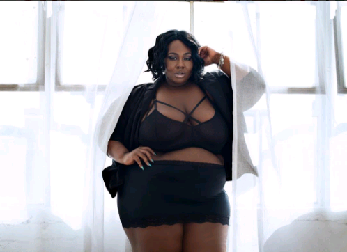 Plus Size Model Shares Inspiring Message As She Bares B00bs In New Photo