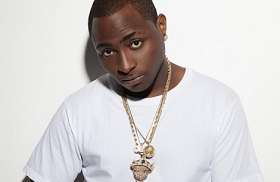 Video: How Davido Almost Got His Chain Snatched At A Show