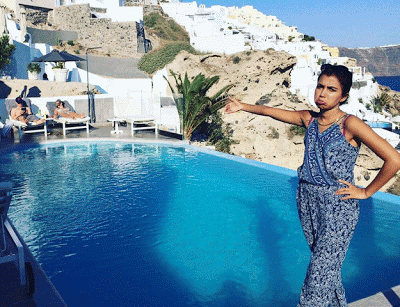 This Pakistani Woman Went On Her Honeymoon Alone After Her Husband's Visa Was Rejected
