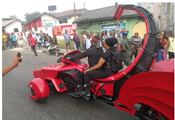Calabar Carnival 2017: Governor Ayade And Wife Appear In A Scorpion-Like Bike (Photos)