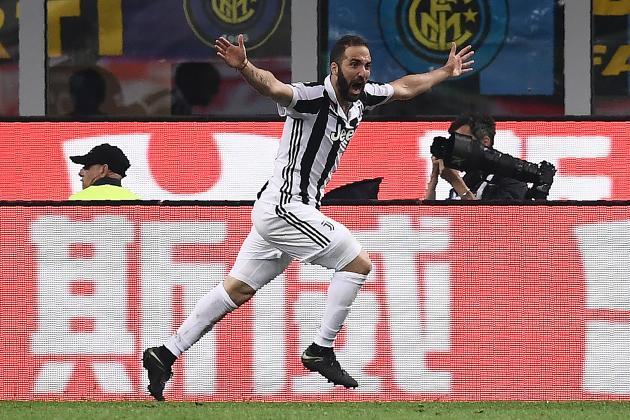 Chelsea and Paris Saint-Germain are tracking Juventus striker Gonzalo Higuain