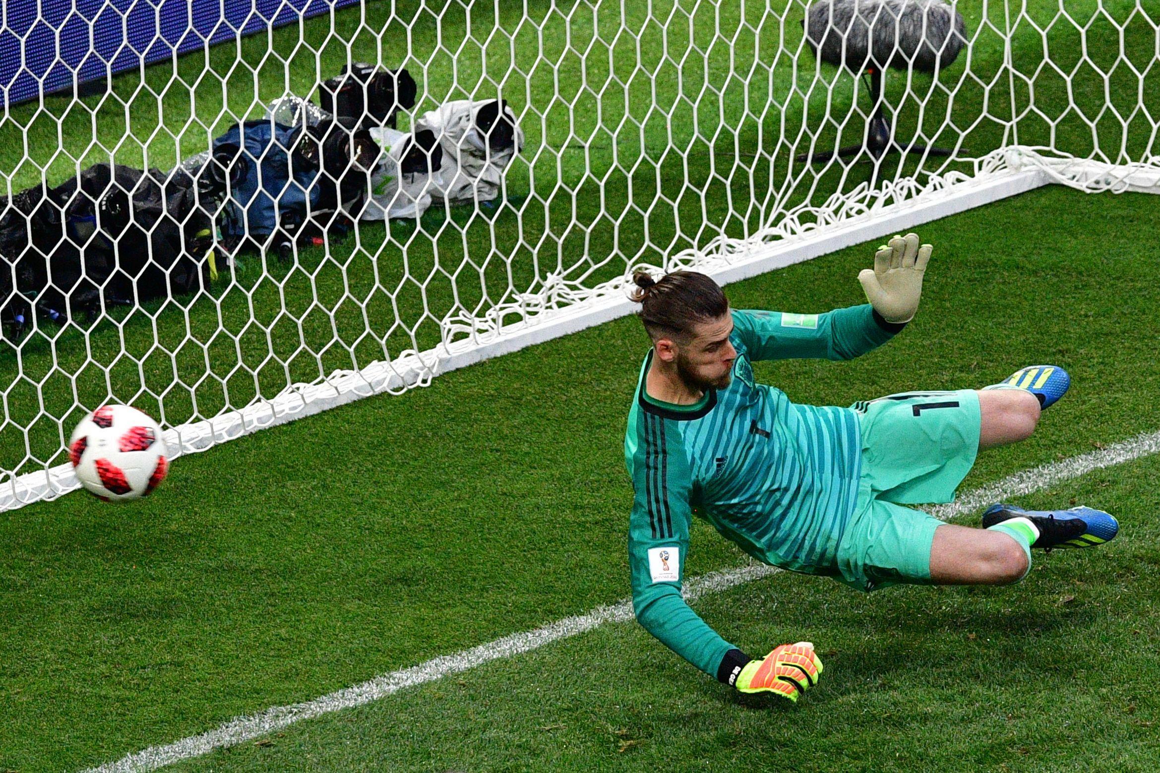 Fans turn on Manchester United star David De Gea after shock World Cup exit for Spain