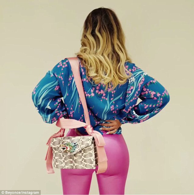 Beyonce Flaunts Hot Curves in Tight Pink Trousers (Photos)