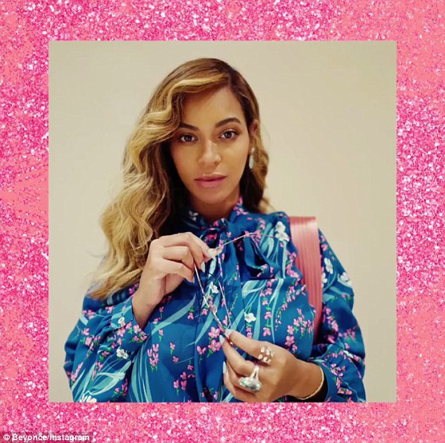 Beyonce Flaunts Hot Curves in Tight Pink Trousers (Photos)