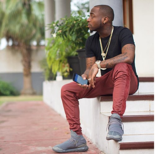 See Why Davido Said He Won't Reply DMs Again