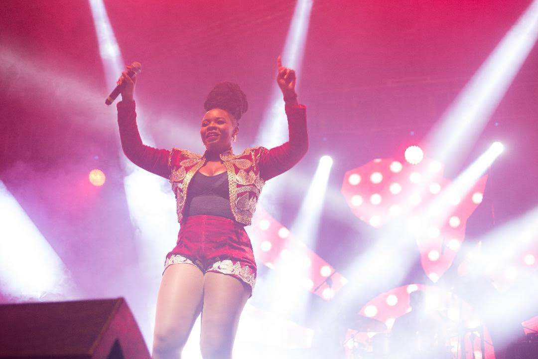 It's Mended Fences Between Yemi Alade & Sarkodie