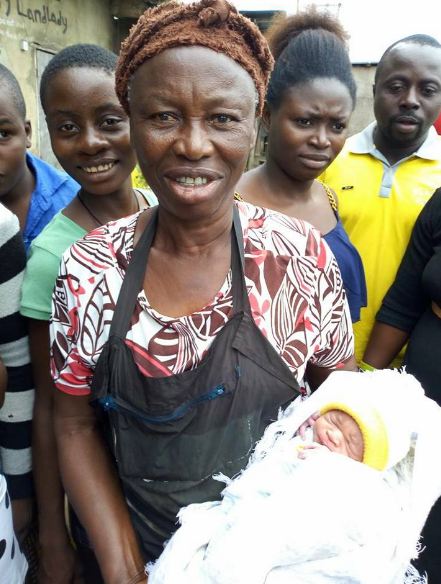 Mentally challenged woman delivers a baby by the roadside in Delta state