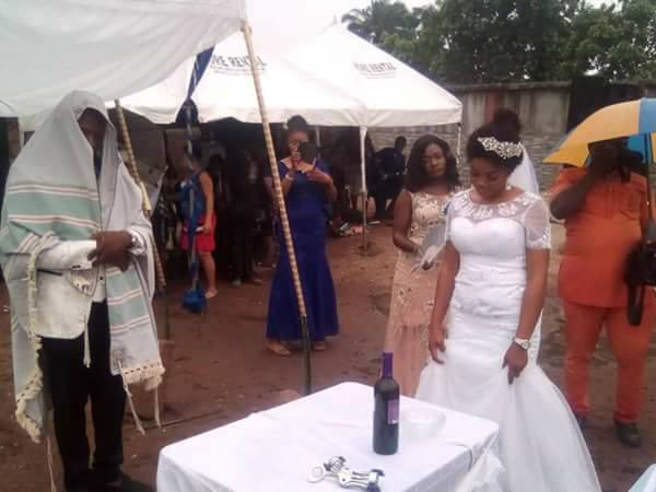 IPOB Member Weds His Bride In A Jewish Way In Anambra (Photos)